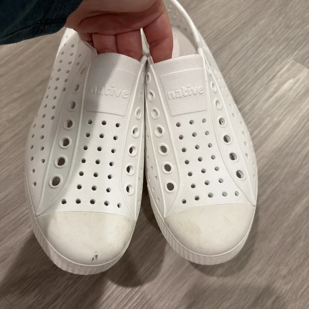 Native White Jefferson Slip On Perforated EVA Shoes Woman's 7 Men's 5